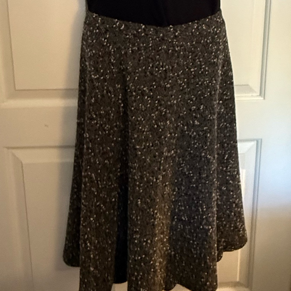 Avenue Elegant Black and Gray A-Line Skirt